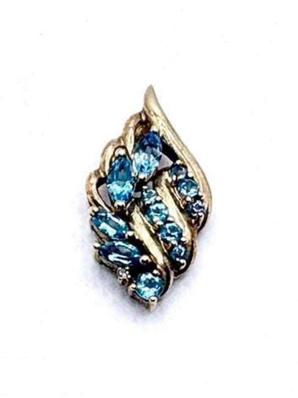 10k Gold Blue Topaz Pendant